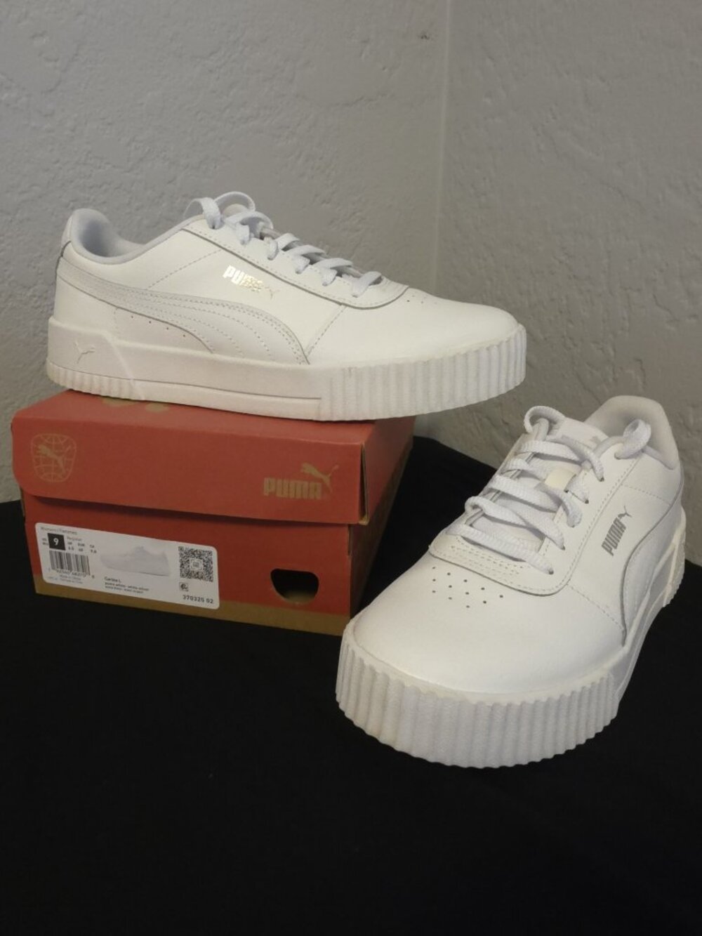 PUMA Carina L Women’s Size 9 White Leather Sneakers Silver Logo Box